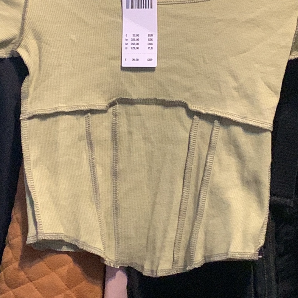 Urban Outfitters Rib Top - Picture 2 of 3